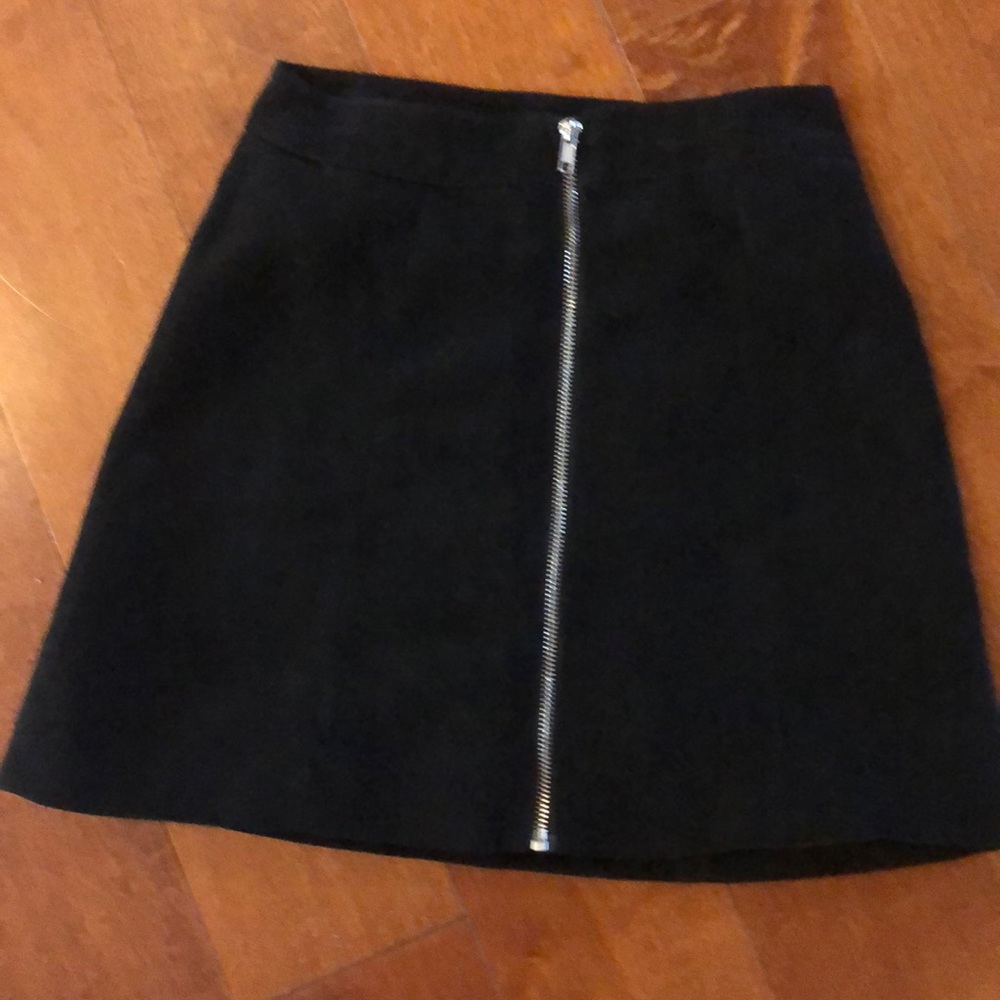 H&M SIZE 4 velvet zip up skirt!